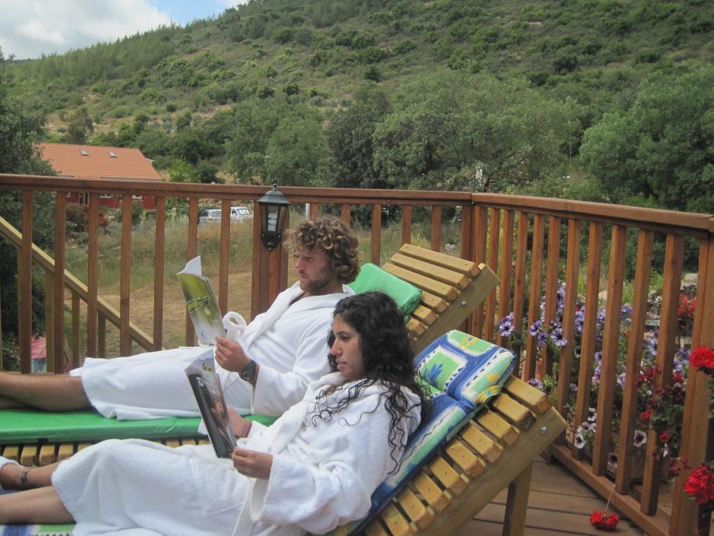 Spa In The Woods - B&B In Amirim Oda fotoğraf